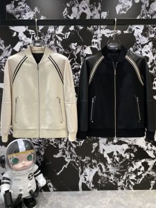 爱马仕
24FW棒球夹克外套定制羊毛拼接羊皮面料通过层层叠叠的复杂裁剪和贴合身体的廓形打造出简洁犀利的外观辨识度极高整体版型超正 必备单品码数M-3XL🅿️1100-高仿包包
