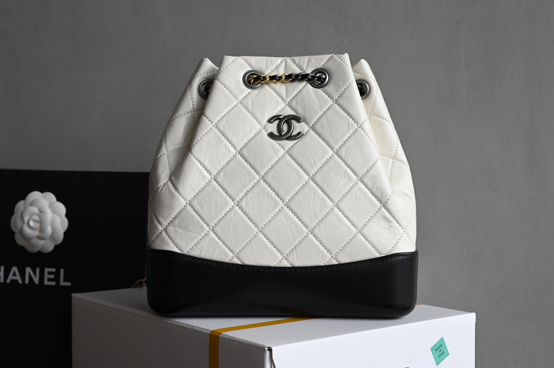 CHANEL ℂℋᎯℕℰℒ 𝑔𝑎𝑏𝑟𝑖 𝑒𝑙𝑙𝑒Classic Wandering Shoulder Bag ✧ Black Counter Price 𝟝𝟞𝟠𝟘𝟘 𝕣𝕞𝕓 𝕫𝕡 Purchased Developed✁ Leather: 𝕫𝕡 Italian 𝕣𝕞𝕓 Channel Leather Hardware: all-steel aged vintage hardware Size. : 𝟐𝟑*𝟐𝟐.𝟓*𝟏𝟎.𝟓𝑐 𝑚-high-fashion factory