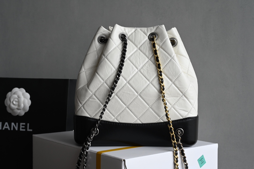 CHANEL ℂℋᎯℕℰℒ 𝑔𝑎𝑏𝑟𝑖 𝑒𝑙𝑙𝑒Classic Wandering Shoulder Bag ✧ Black Counter Price 𝟝𝟞𝟠𝟘𝟘 𝕣𝕞𝕓 𝕫𝕡 Purchased Developed✁ Leather: 𝕫𝕡 Italian 𝕣𝕞𝕓 Channel Leather Hardware: all-steel aged vintage hardware Size. : 𝟐𝟑*𝟐𝟐.𝟓*𝟏𝟎.𝟓𝑐 𝑚-high-fashion factory