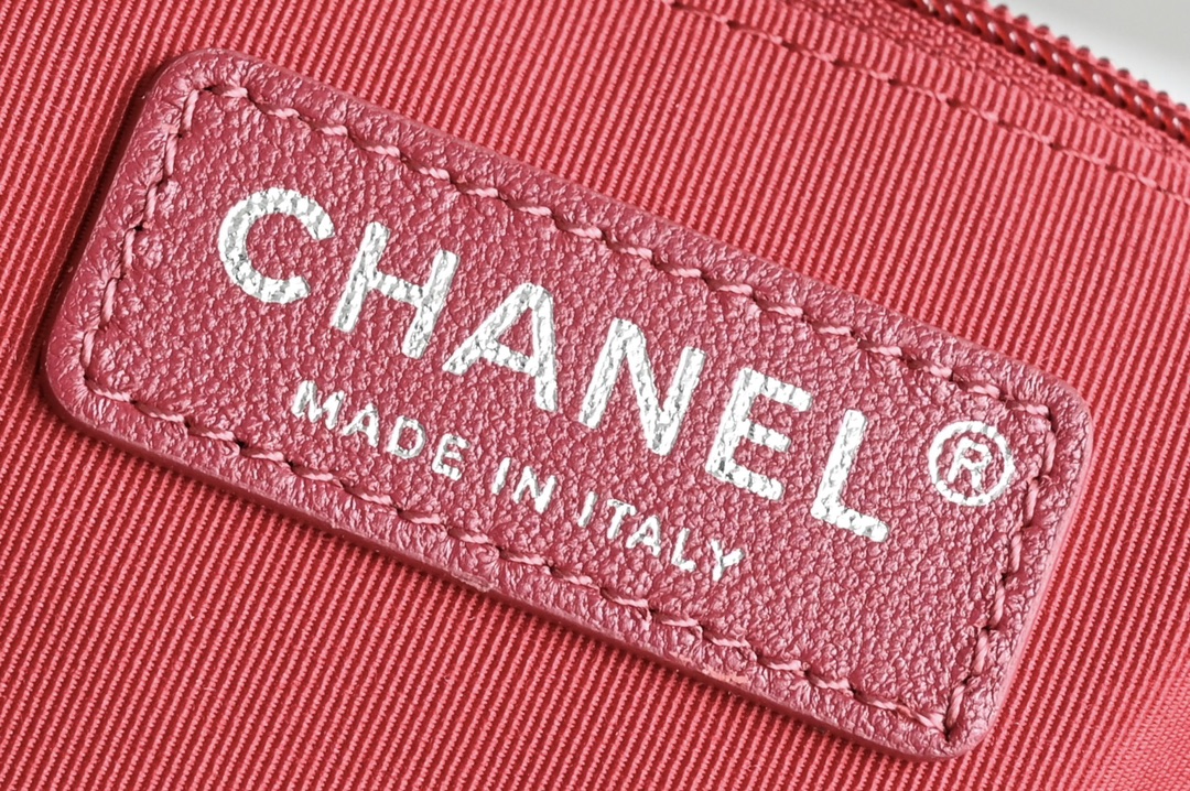 CHANEL 𝑔𝑎𝑏𝑟𝑖𝑒𝑙𝑒ℎ𝑜 𝑏𝑜𝑏𝑎𝑔 stray bag❥ From the name to the endorsement lineup stray bag can almost be said to be the top! Supermodel stars have Call instantly dominate the screen street shooting to become a new generation of classic explosive models! Hardware: all steel thick plated vintage gold, antique silver, bright silver, bright gold Leather: open section 𝑧𝑝 face leather with original 𝑔𝑎𝑖𝑒𝑟𝑎 bottom leather Size: 𝟏𝟓 *𝟐𝟎*𝟖𝑐𝑚- high-fashion factory