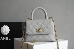  CHANEL New 𝟐𝟒𝐊 𝗖𝗼𝗰𝗼𝗛𝗮 𝗻𝗱𝗹𝗲 Super 𝐦𝐢𝐧𝐢 Portable𝖼 𝗈𝖼𝗈 Gray Counterfeit 𝟛𝟟𝟠𝟘𝟘𝟘𝗋 𝗆𝖻 Purchased ~ always considered the best value for money model multiple compartments pockets design is very user-friendly 〰️ milky teal color metaphor for the most classic 𝖼𝗈𝖼𝗈 𝗁𝖺𝖺𝗇𝖽𝗅𝖾 ♥ handle design light gold hardware face value sense of explosion ah ❕ Leather.  