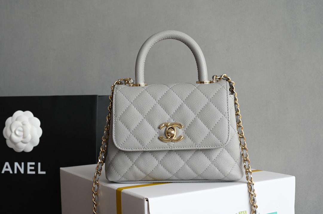 Pictures[1]-CHANEL New 𝟐𝟒𝐊 𝗖𝗼𝗰𝗼𝗛 𝗮𝗻𝗱𝗹𝗲 Ultra 𝐦𝐢𝐧𝐢 Portable  𝗋𝗆𝖻 Purchase ~ always considered the best value for money model multiple compartments pockets design is very user-friendly 〰️ milky teal metaphor for the most classic 𝖼𝗈𝖼 𝗈𝗁𝗁𝖺𝗇𝖽𝗅𝖾 ♥ handle design light gold hardware value sense of bursting ah ❕ leather. "three sheep" small ball cowhide hardware: thick plated 𝟣𝟦𝖪 light gold buckle size: 11.5*14.5*5.5 𝖼𝗆-high imitation factory