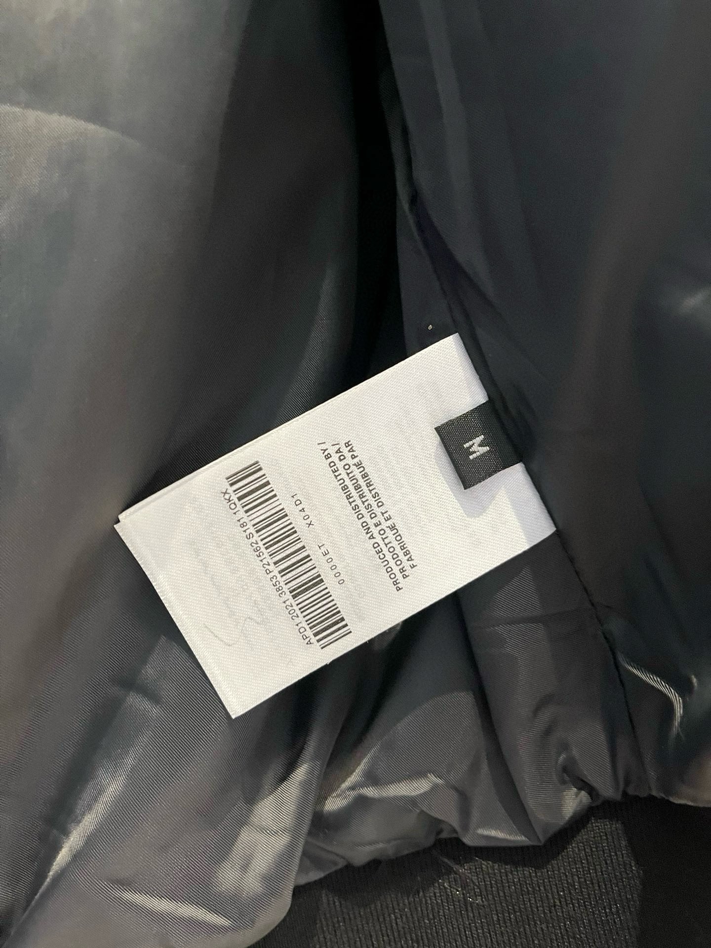 图片[9]-P860 Gucci古驰 2024秋冬新款爆款休闲时尚夹克外套 超前卫设计风格 细腻舒适 穿着非常轻便不易起皱多重重工艺 整体的设计颇具视觉感上身休闲有型有一定的挺括度绝对走在时尚最尖端的气质感推荐都市休闲必备
码数：M~3XL（48-56）-高仿包包