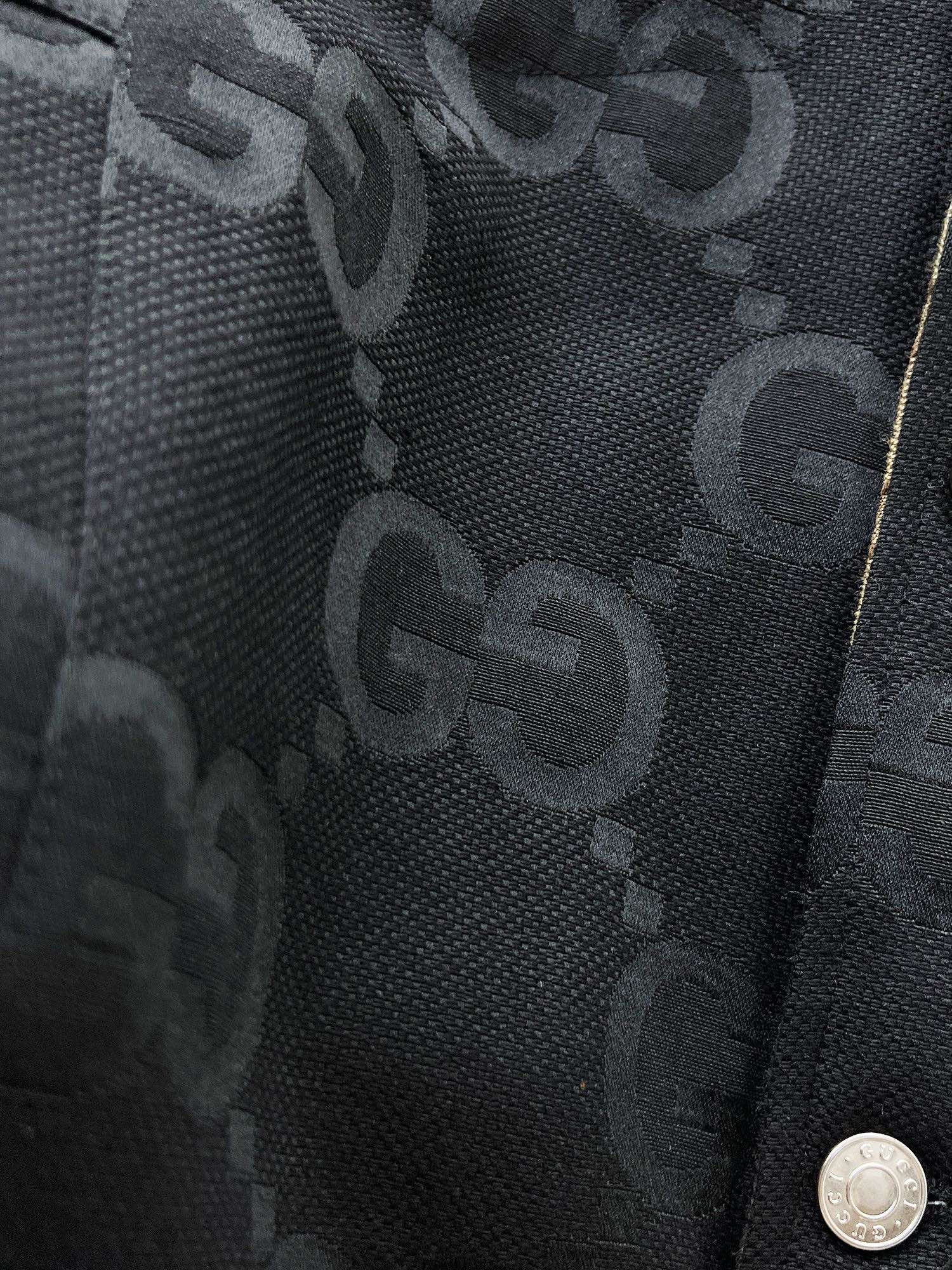图片[8]-P900 Gucci古驰 2024秋冬新款爆款休闲时尚夹克 超前卫设计风格 细腻舒适 穿着非常轻便不易起皱多重重工艺 整体的设计颇具视觉感上身休闲有型有一定的挺括度绝对走在时尚最尖端的气质感推荐都市休闲必备
码数：M~3XL（48-56）-高仿包包