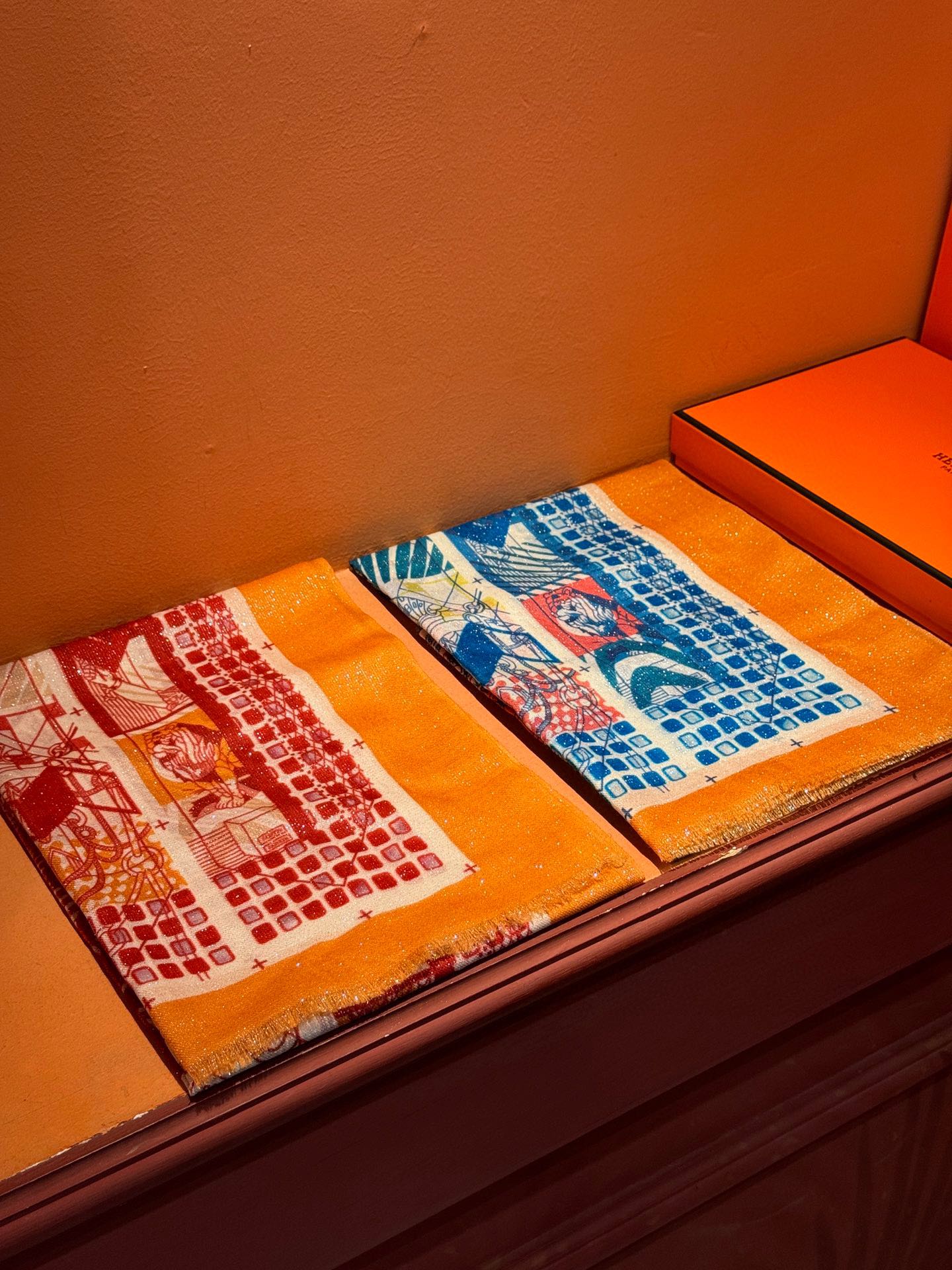 P410 will glow bright scarf Hermes buy said good-looking cashmere print recommended 💕 top craft super value Hermes counter burst cashmere square scarf 💟 three-dimensional rendering of the pattern pattern in kind of high grade 👍 👍 special technology high-end R & D stunning launch 🌟 special cutting-edge technology processing 👍 by the white rich people like both the quality, style and price of the big brand control of their screaming super high value for money absolutely! Worth getting 100% top quality pure cashmere Size: 100cm*200cm