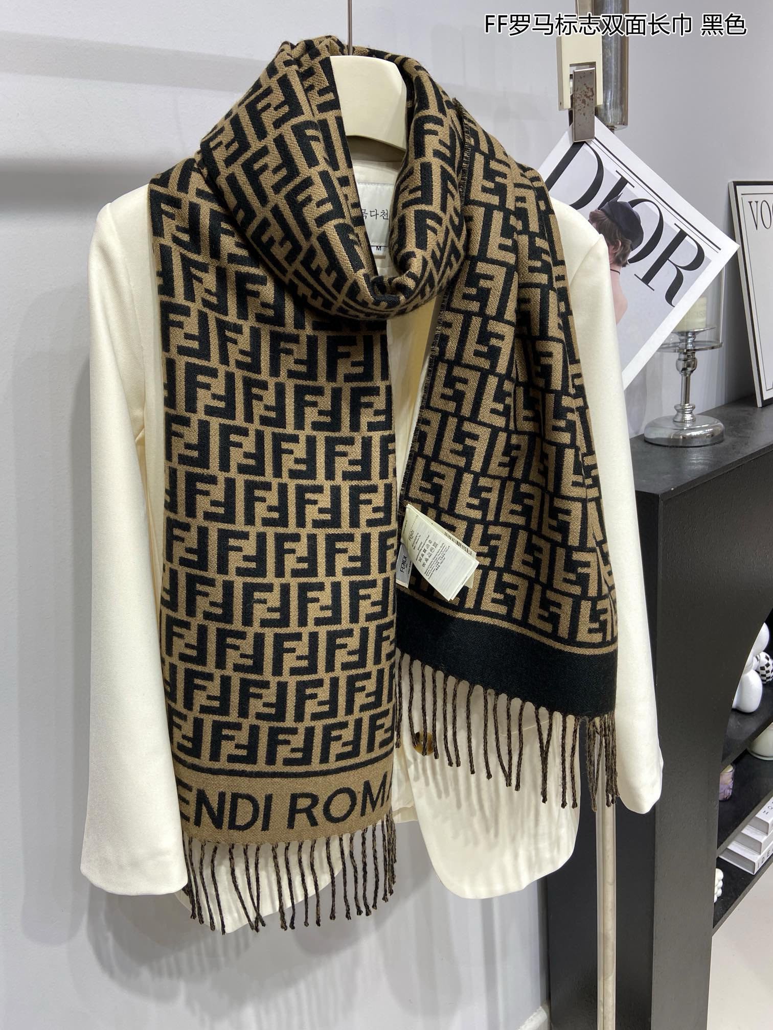 Picture [10]-burst 💫✨P230 👑 FEN/DIFF Roman logo double-sided long scarf official website synchronization update blended jacquard woven feel soft and comfortable luxury texture by two-color interwoven jacquard process to create the corresponding color striped edging simple, generous and stylish in kind is very high-grade can be encountered and can not be asked for good quality goods do not wait for people like it can not be missed Oh! Size: 30X200cm-High Faux Bags