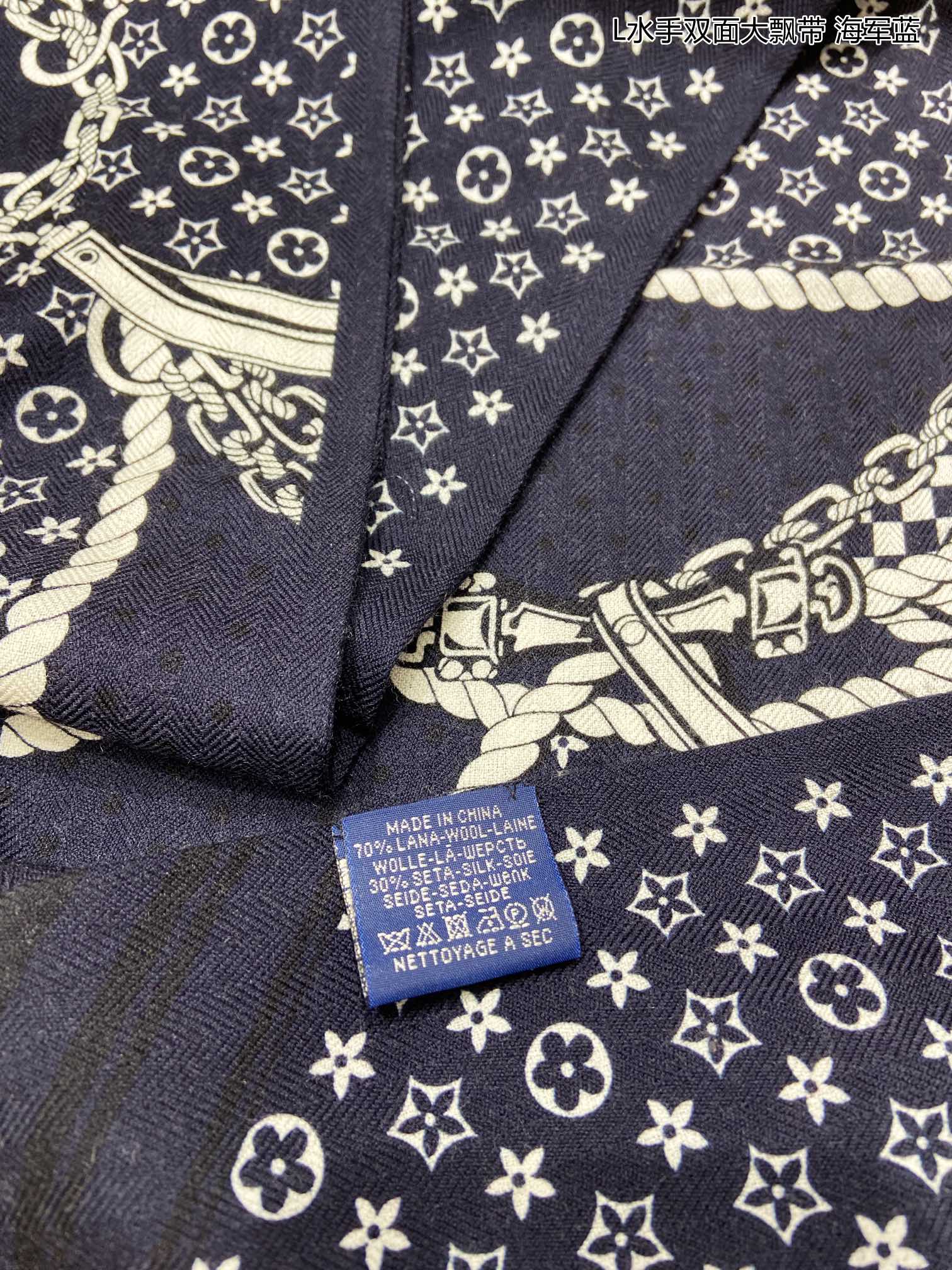 图片[12]-P240  新品 💖 驴家L水手双面大飘带丝绒双层大飘带秋季 随意切换造型 ,小巧又不失优雅的款式 22*160 黄金尺寸 高级时尚又不会过于张扬很有设计感~气质到骨子里！今年新出的系列~真的被这样的设计美！必入！上身效果简直高级优雅气质到不行！-高仿包包