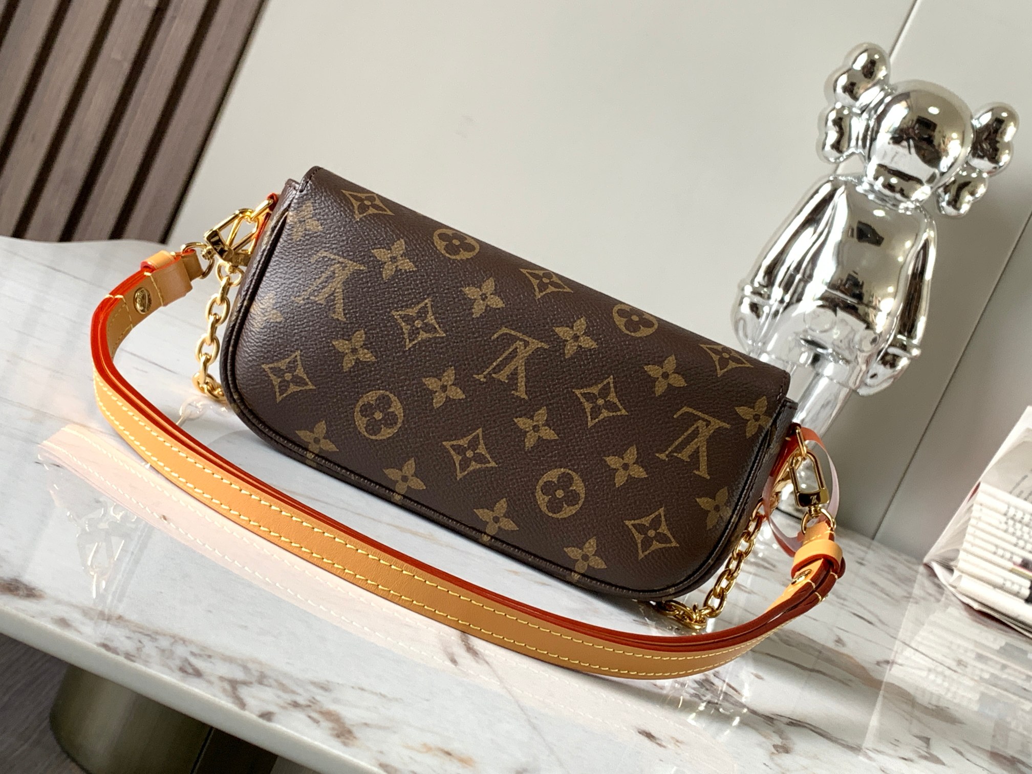 图片[3]-P1160

Sac Recoleta 手袋
型号：M81911
材料：A级全钢五金进口原厂面料
包装：全套原厂免税M博柏利装
尺寸：23.5x12x4.3cm-高仿包包