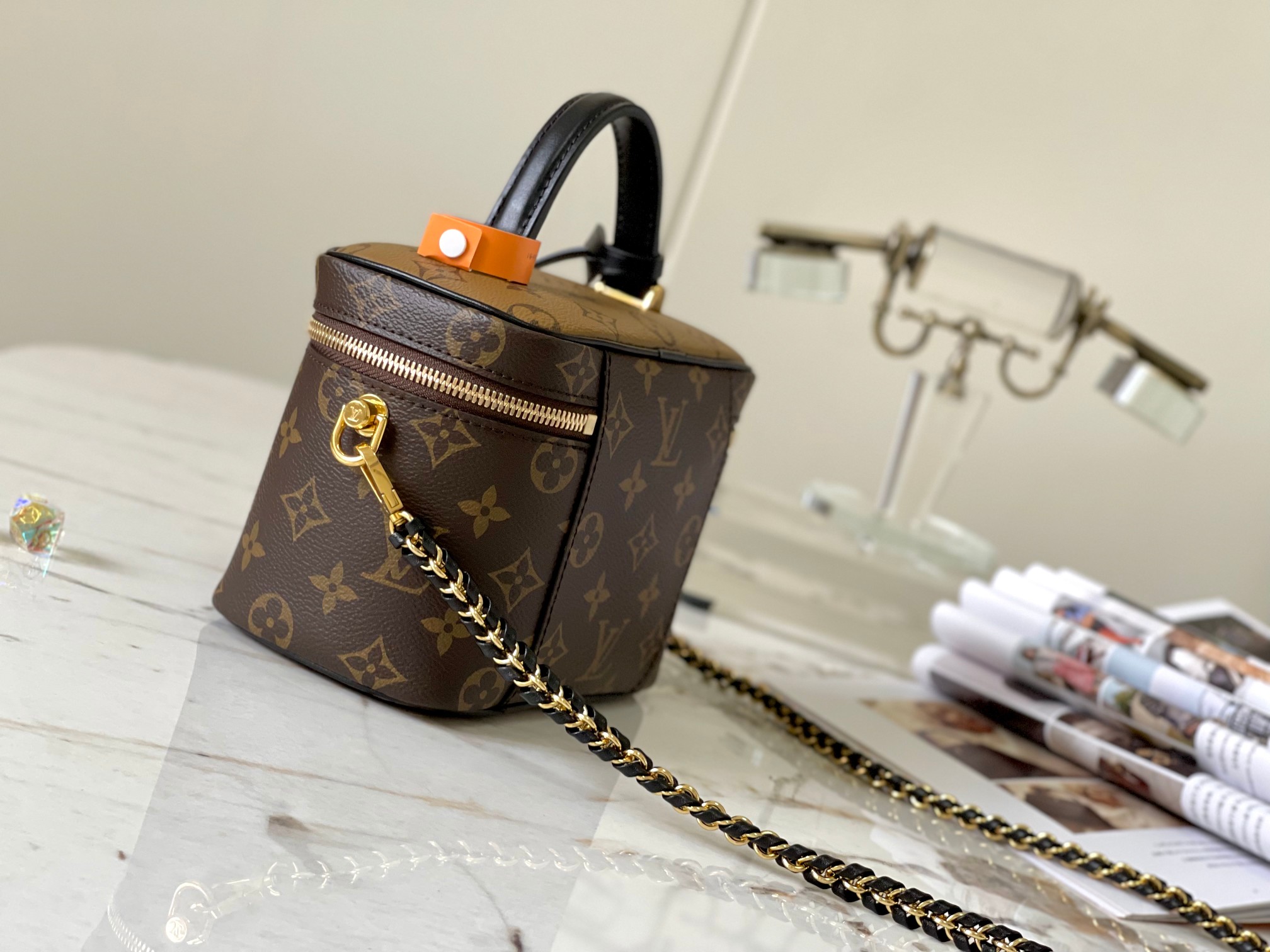 图片[2]-P1600

VANITY 小号手袋
型号：M45165
材料：A级全钢五金进口原厂面料 
包装：全套原厂免税M博柏利装 
尺寸：19 x 13 x 11 厘米-高仿包包