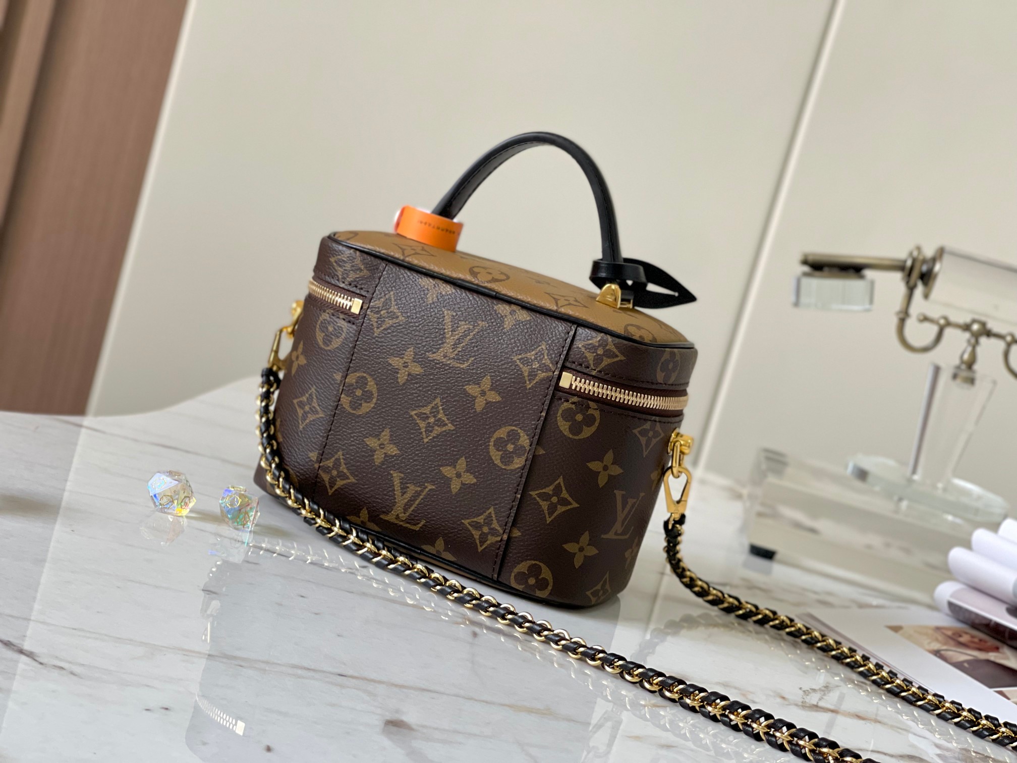 图片[3]-P1600

VANITY 小号手袋
型号：M45165
材料：A级全钢五金进口原厂面料 
包装：全套原厂免税M博柏利装 
尺寸：19 x 13 x 11 厘米-高仿包包