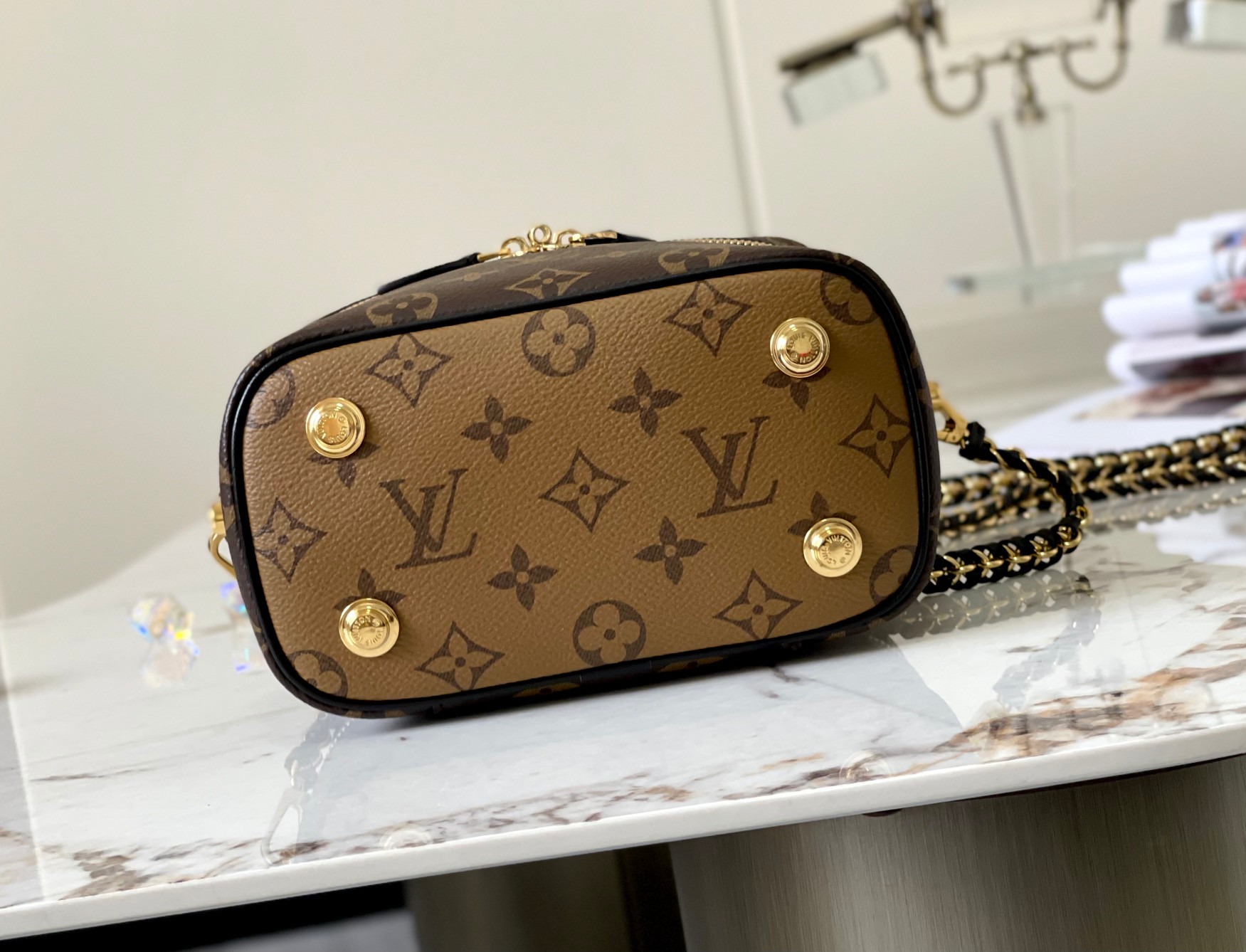 图片[4]-P1600

VANITY 小号手袋
型号：M45165
材料：A级全钢五金进口原厂面料 
包装：全套原厂免税M博柏利装 
尺寸：19 x 13 x 11 厘米-高仿包包