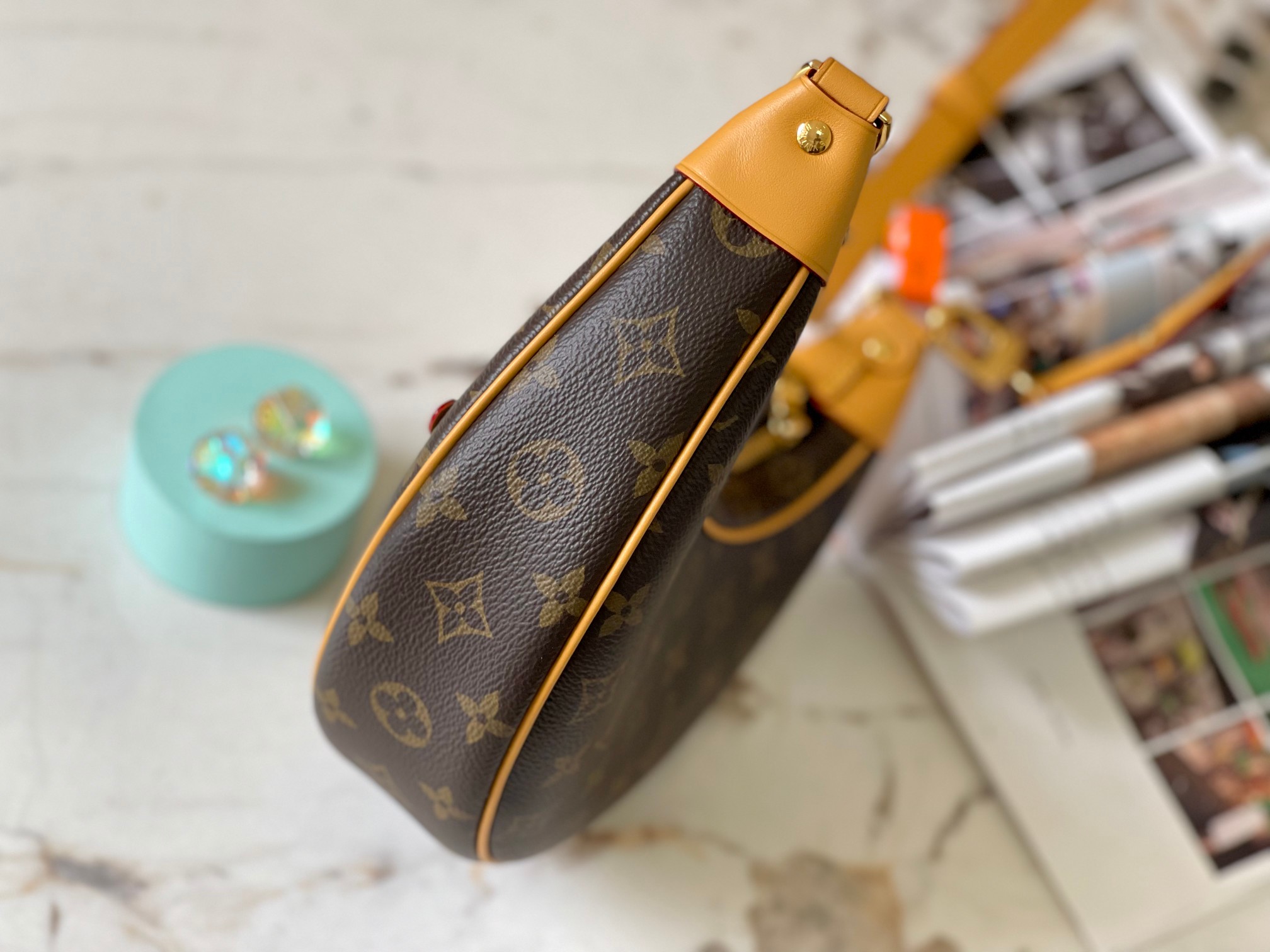 Picture [2]-P1540LOOP Moon Bag Model: M81098 Material: A grade all-steel hardware imported original fabrics Packaging: a full set of original duty-free M Bobberly package Size: 23 * 13 * 6cm-High Faux Bags
