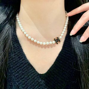 P120 Chanel Chanel 中古 necklace 👀 Chanel home styles really do not need to introduce more 😘🎶 each one is super good-looking delicate and generous very show temperament-High-fashion bags