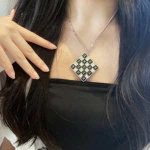 P110 Chanel Medieval Letters Necklace 👀 Chanel's styles really need no introduction 😘🎶 each one is super nice and delicate generous very show temperament!