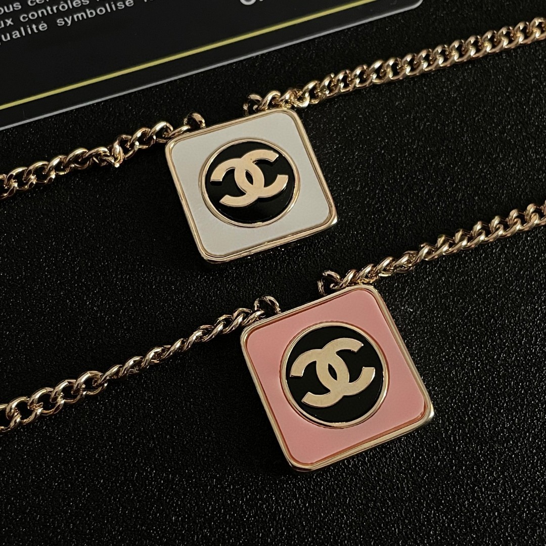 Picture [9]-P130 Chanel Medieval Letters Necklace 👀 Chanel home styles really do not need to introduce more 😘🎶 each section is super good-looking delicate and generous very show temperament. -high quality replica handbags