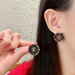 P120 Chanel Chanel 中古 earrings 👀 Chanel home styles really do not need to introduce more 😘🎶 each section is super good-looking delicate and generous very show temperament. -High imitation factory