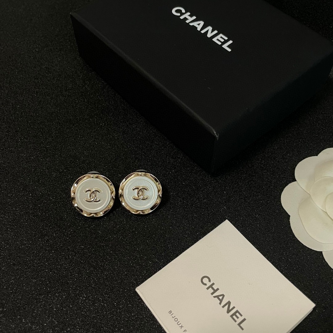 Picture [5]-P120 Chanel Chanel Medieval earrings 👀 Chanel home styles truly no need to introduce more 😘🎶 each paragraph is super good-looking delicate and generous very show temperament. -high quality replica handbags