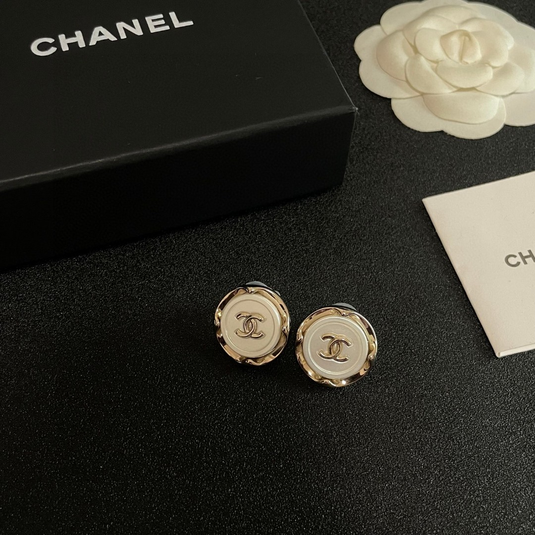 Picture [6]-P120 Chanel Chanel Medieval earrings 👀 Chanel home styles truly no need to introduce more 😘🎶 each paragraph is super good-looking delicate and generous very show temperament. -high quality replica handbags