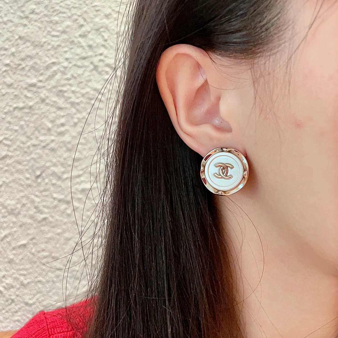 Picture [3]-P120 Chanel Chanel Medieval earrings 👀 Chanel home styles truly no need to introduce more 😘🎶 each paragraph is super good-looking delicate and generous very show temperament. -high quality replica handbags