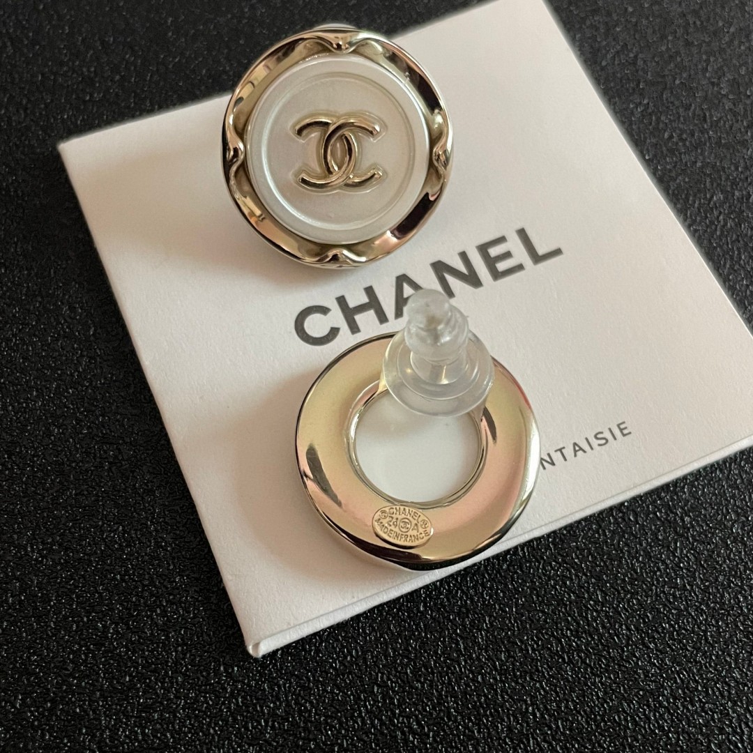 Picture [7]-P120 Chanel Chanel Medieval earrings 👀 Chanel home styles truly no need to introduce more 😘🎶 each paragraph is super good-looking delicate and generous very show temperament. -high quality replica handbags