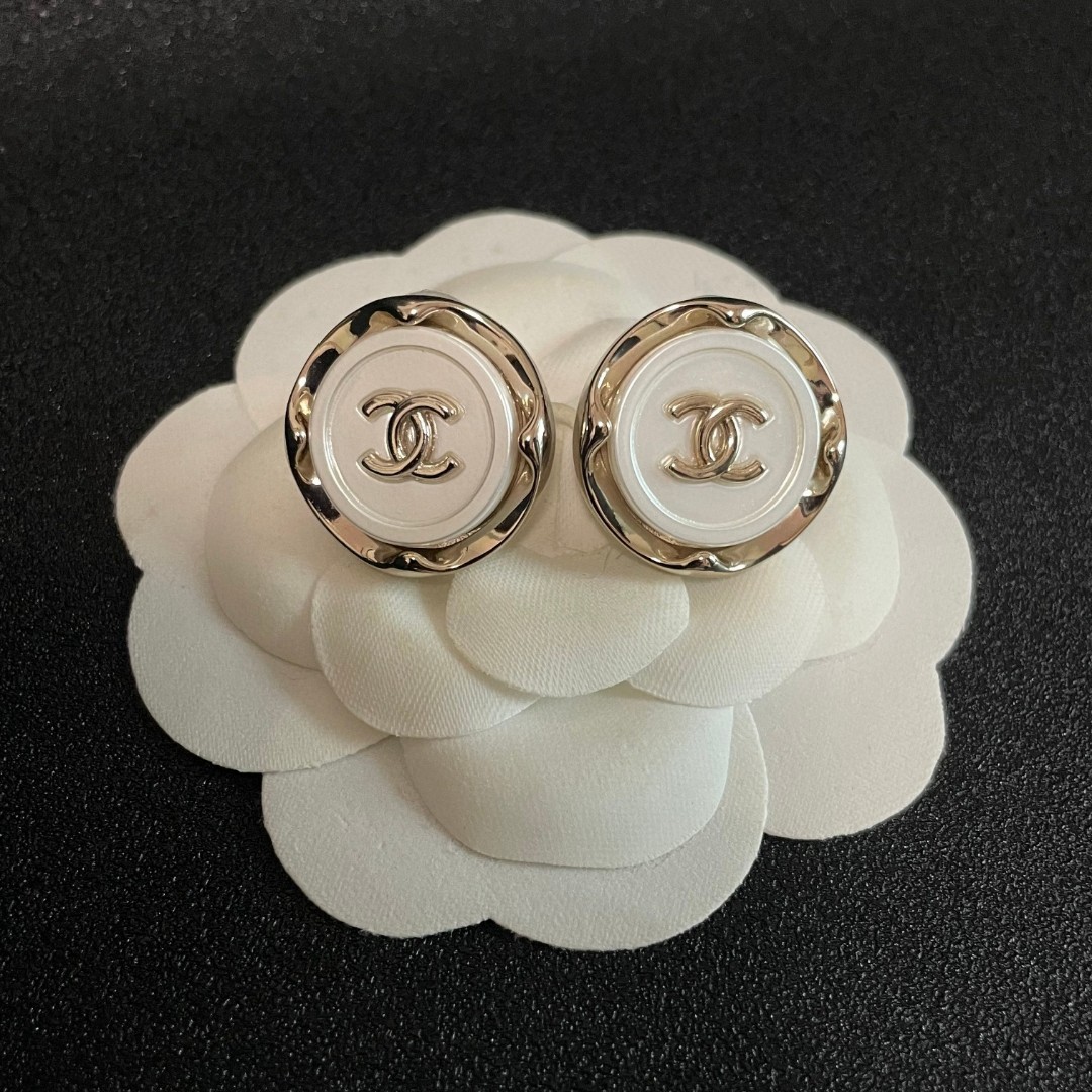 Picture [8]-P120 Chanel Chanel Medieval earrings 👀 Chanel home styles truly no need to introduce more 😘🎶 each section is super good-looking delicate and generous very show temperament. -high quality replica handbags