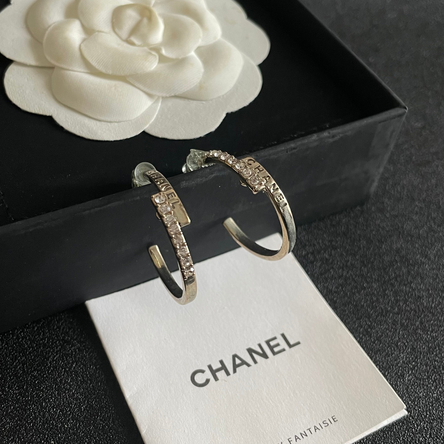 Picture [8]-P120 Chanel Chanel Medieval earrings 👀 Chanel home styles truly no need to introduce more 😘🎶 each section is super good-looking delicate and generous very show temperament. -high quality replica handbags