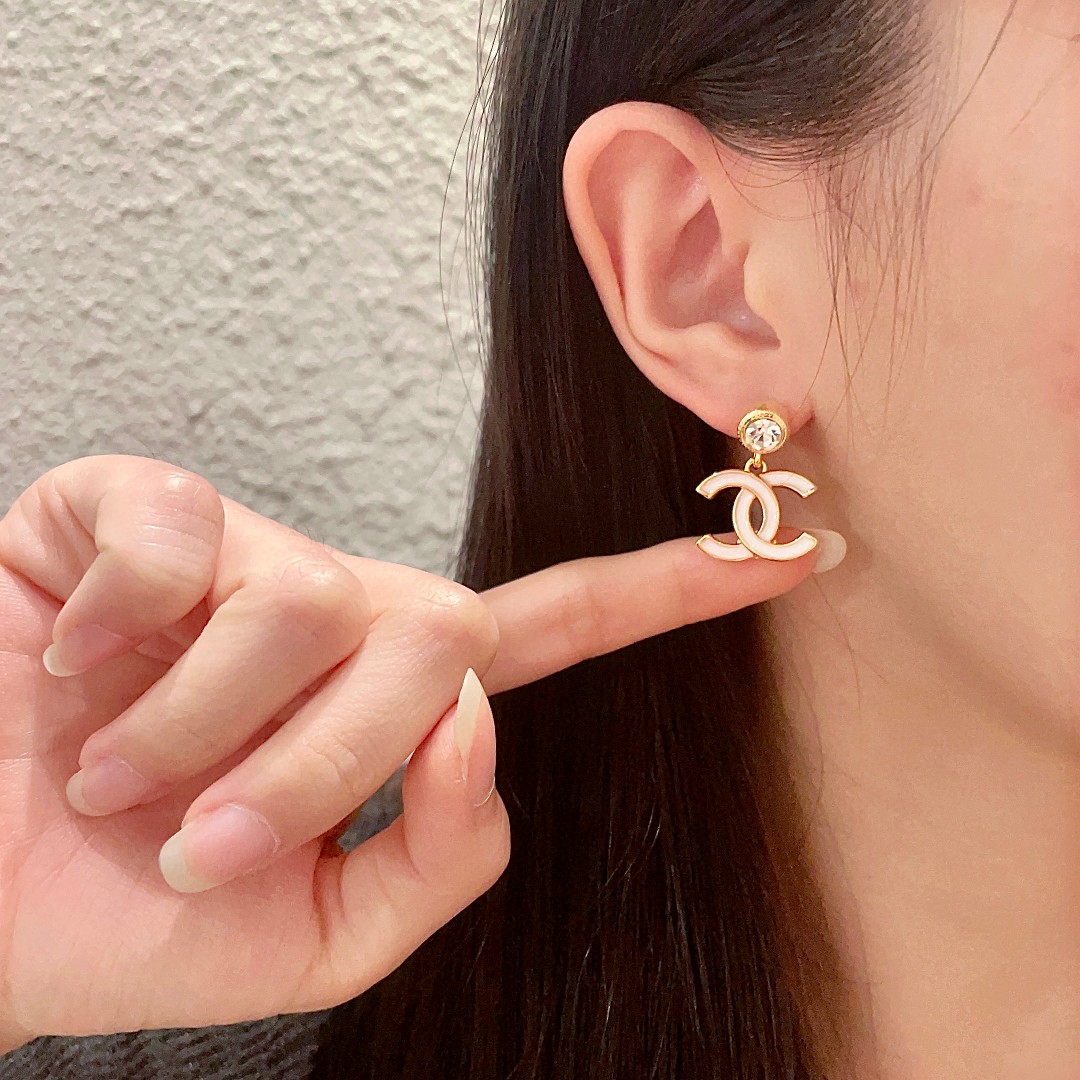 图片[2]-P110 Chanel香奈儿 中古 耳钉👀香奈儿家的款式真心无需多介绍😘🎶每一款都超好看精致大方非常显气质.-高仿包包