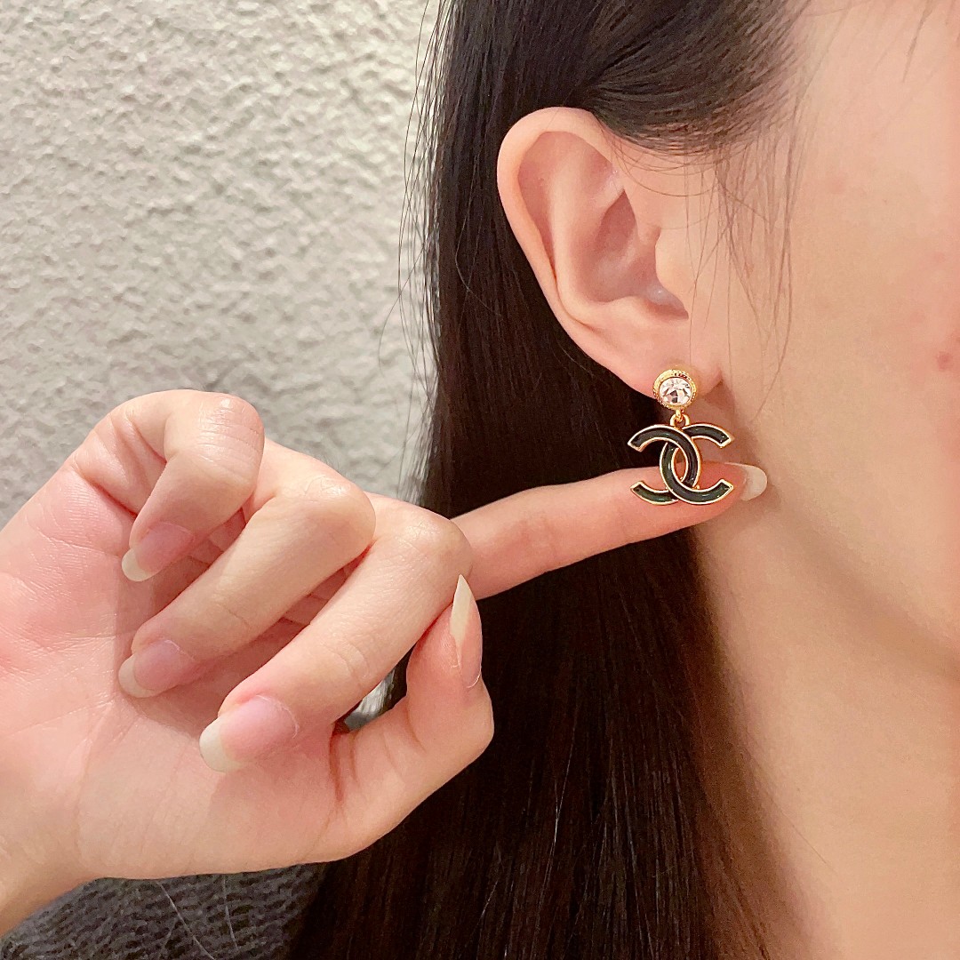 Picture [2]-P110 Chanel Chanel 中古 earrings 👀 Chanel home styles really do not need to introduce more 😘🎶 each paragraph is super good-looking delicate and generous very show temperament. -high quality replica handbags