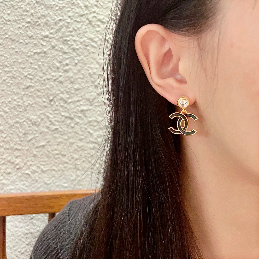 Picture [3]-P110 Chanel Chanel Medieval earrings 👀 Chanel home styles truly no need to introduce more 😘🎶 each paragraph is super good-looking delicate and generous very show temperament. -high quality replica handbags