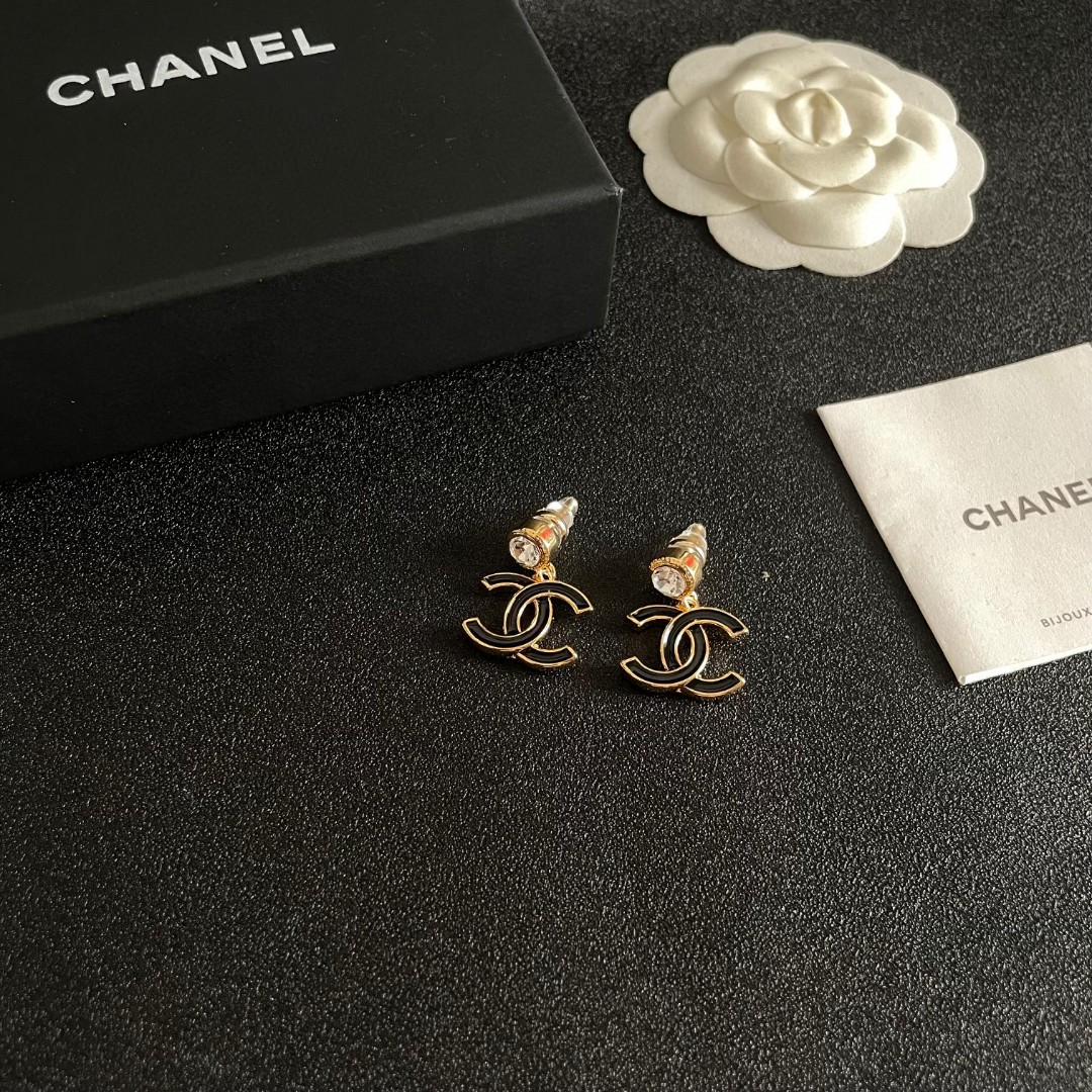 Picture [6]-P110 Chanel Chanel 中古耳钉👀香奈儿家的款式真心无需多介绍😘🎶每款都超好看精致大方非常显气质。 -high quality replica handbags