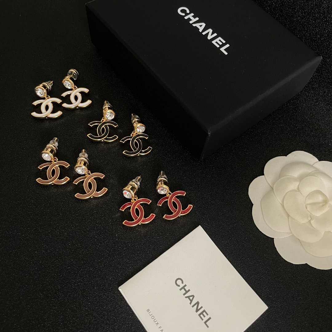 Picture [1]-P110 Chanel Chanel 中古 earrings 👀 Chanel home styles really do not need to introduce more 😘🎶 each paragraph is super good-looking delicate and generous very show temperament. -high quality replica handbags