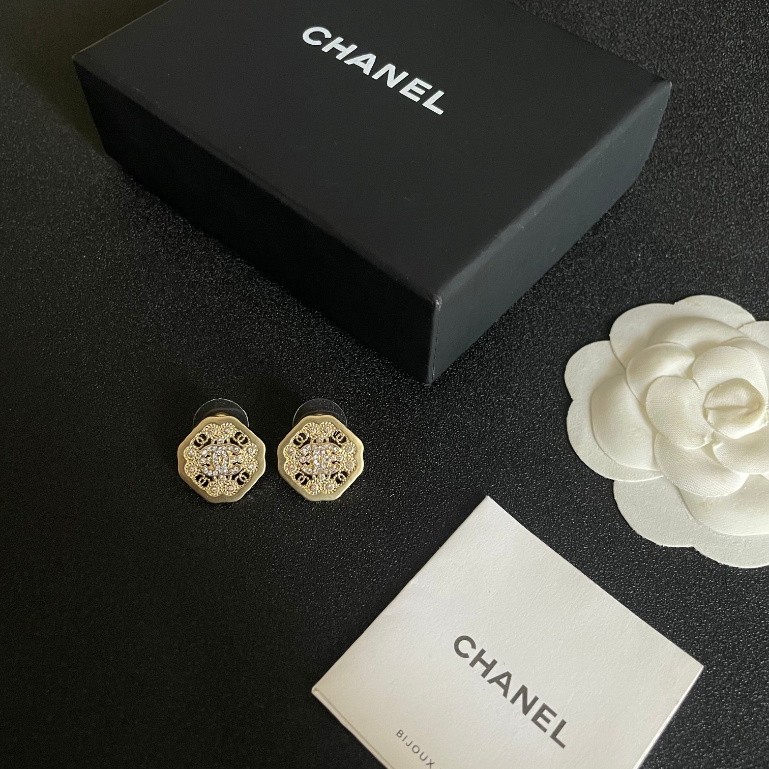 Picture [5]-P100 Chanel Chanel Medieval earrings 👀 Chanel home styles truly no need to introduce more 😘🎶 each section is super good-looking delicate and generous very show temperament. -high quality replica handbags