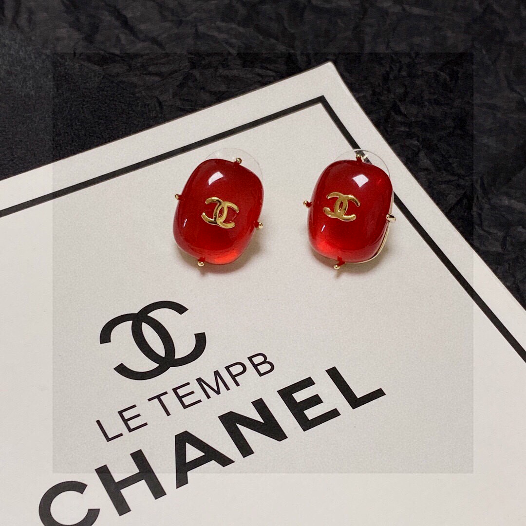 图片[4]-P90 Chanel 🇫🇷香奈儿双C耳钉 这款随意搭配都是非常好看百搭时尚单品 🎁日常款 很修饰脸型 很上档次的 很优雅气质 香香的耳钉实在是太精致了、淑女大气 真的🥰🥰🥰9.25银针💙.-高仿包包