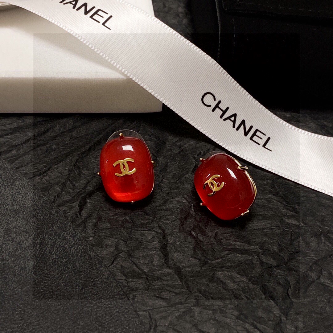 图片[9]-P90 Chanel 🇫🇷香奈儿双C耳钉 这款随意搭配都是非常好看百搭时尚单品 🎁日常款 很修饰脸型 很上档次的 很优雅气质 香香的耳钉实在是太精致了、淑女大气 真的🥰🥰🥰9.25银针💙.-高仿包包