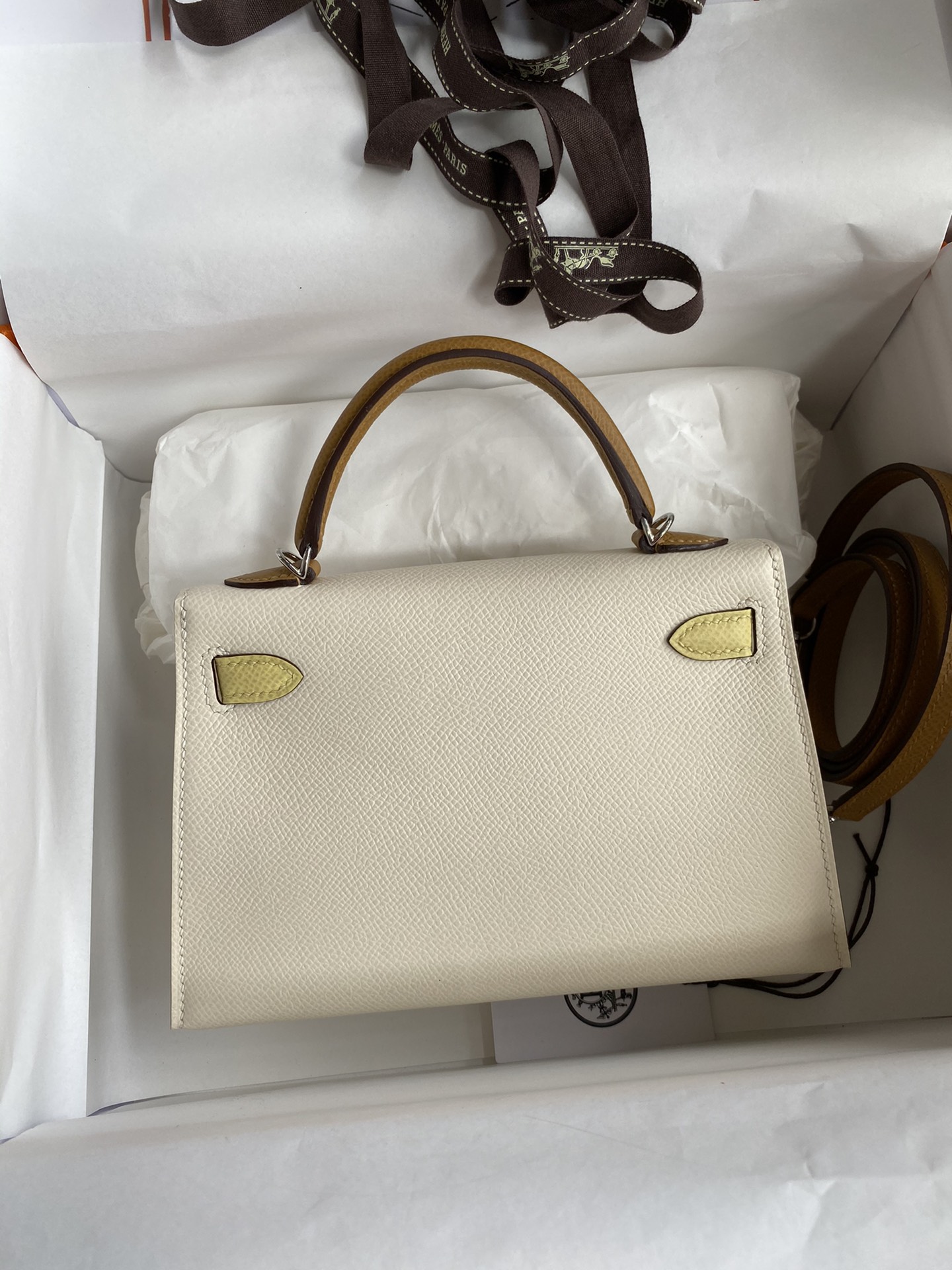 图片[2]-全手缝👉二代Mini Kelly 19cm 进口Epsom皮 奶油白拼芝麻色拼小鸡黄 银扣-高仿包包