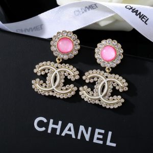 P100 Chanel Chanel Earrings ✨ Every detail is very fine workmanship This design is very beautiful This section is really super beautiful super fairy Fine Miss must have!