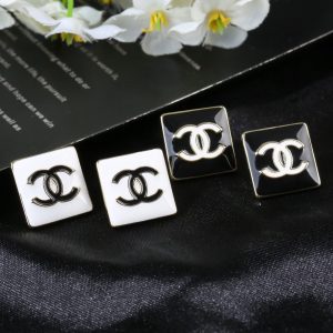 P80 CHANEL earrings ✨ every detail of the workmanship is very fine this design is very beautiful this section is really super beautiful super fairy delicate Miss must have