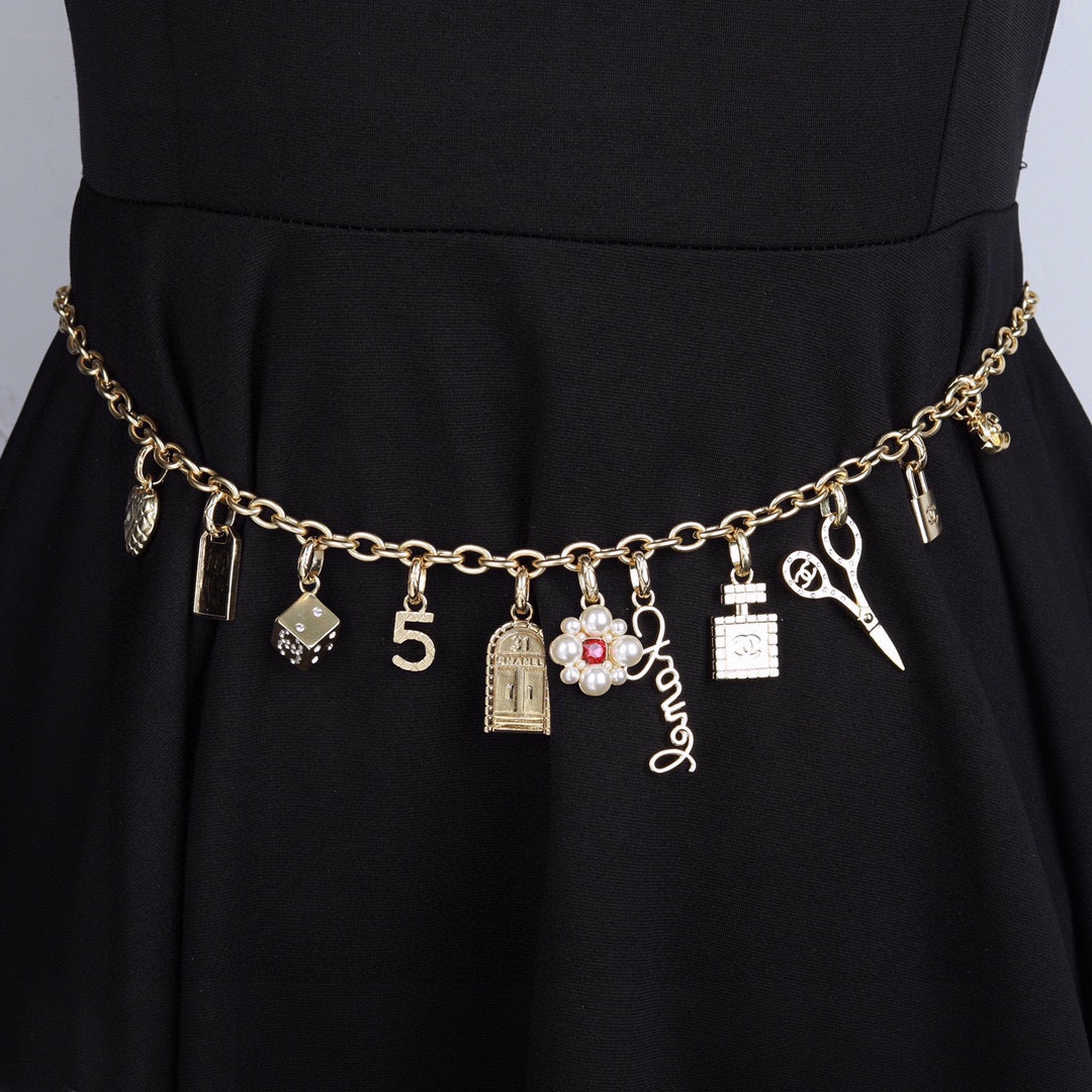 P310 Chanel Chanel waist chain hot models synchronized counter high-end quality classic color super lining skin tone white-high imitation bags