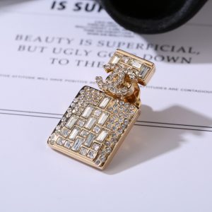 P90 Chanel Chanel Fall/Winter Collection Perfume Bottle Diamonds Double C Brooch A unique design, super perfect Fashionable elements to add-High Faux Bags
