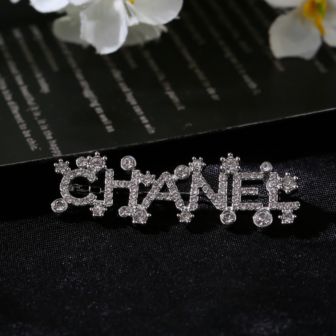Picture [4]-P90 Chanel Chanel fall and winter collection diamond double C brooch Don't have the heart of the design of a super perfect fashion elements to add-High Faux Bags