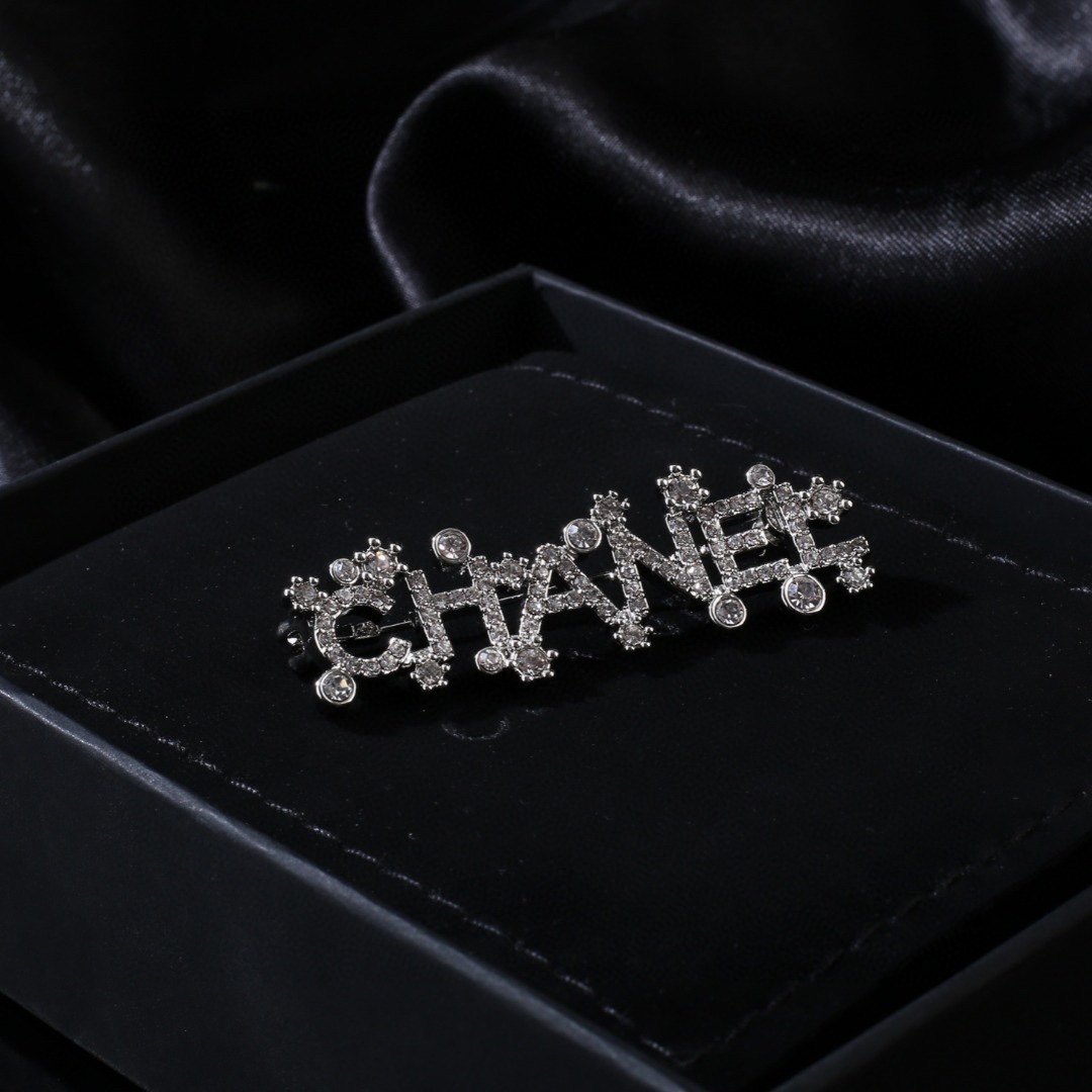 Picture [6]-P90 Chanel Chanel fall and winter collection diamond double C brooch Don't have the heart of the design of a super perfect fashion elements to add-High Faux Bags