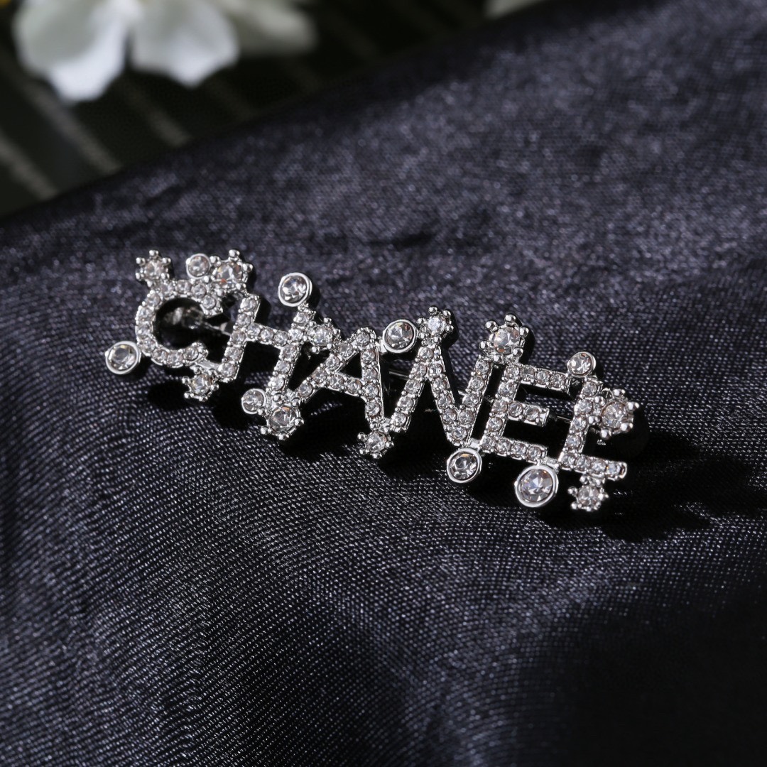 Picture [5]-P90 Chanel Chanel fall and winter collection diamond double C brooch Don't have the heart of the design of a super perfect fashion elements to add-High Faux Bags