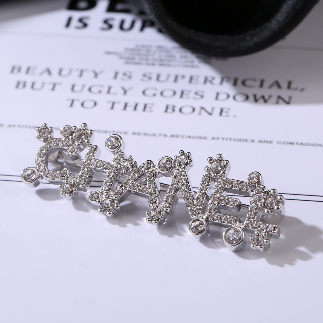 Picture [2]-P90 Chanel Chanel fall and winter collection diamond double C brooch Don't have the heart of the design of a super perfect fashion elements to add-High Faux Bags