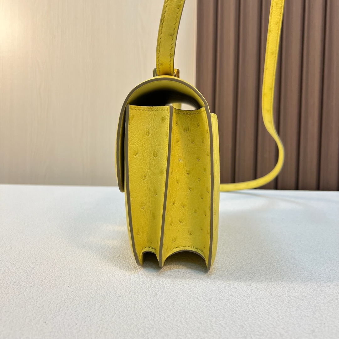 图片[4]-Constance 19cm Ostrich 原厂kk进口鸵鸟皮 9R柠檬黄 金扣 一级工艺 全手工缝 Ghw 定制✈️-高仿包包