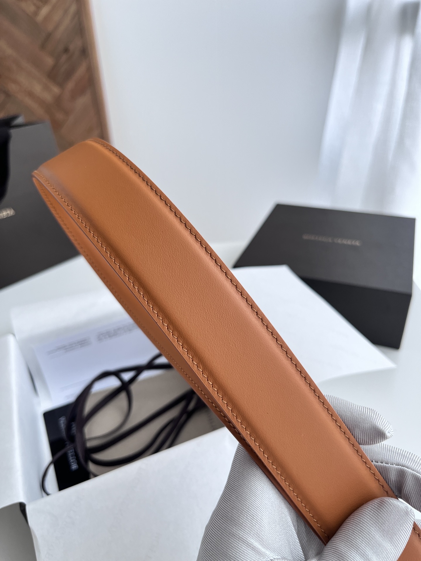 BV 2024 Reversible men's belt Double-sided Italian calfskin with new buckle design rotatable vacuum gunmetal pin buckle Belt width 3.5cm Color: orange yellow orange