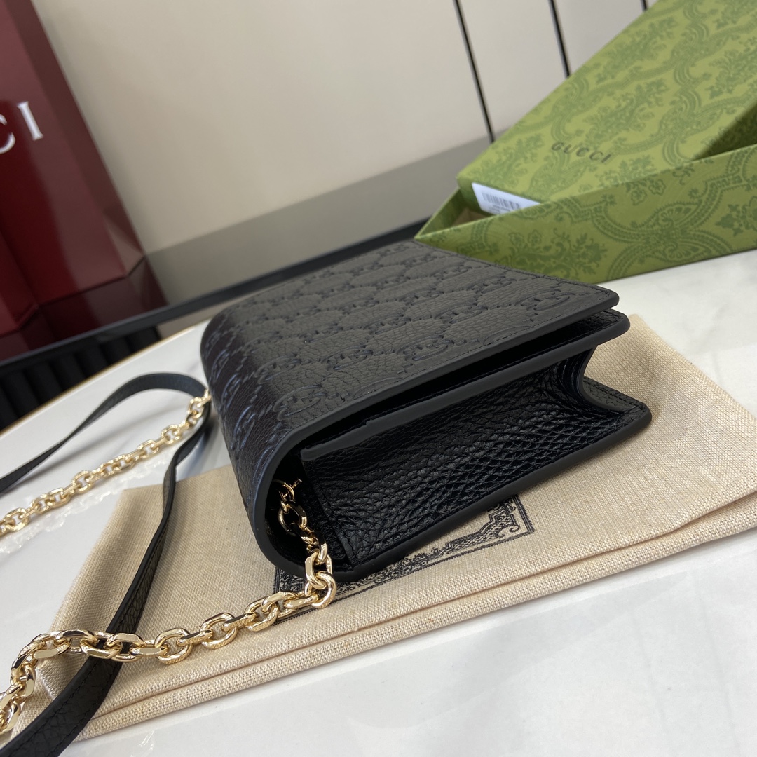 图片[5]-p680 GUCCI Emblem系列超柔软荔克色压花/全皮链条包
型号：818705
尺寸：20（长）x 12.5（宽) x 4cm（厚）
颜色：黑色全皮/
意大利创作-高仿包包