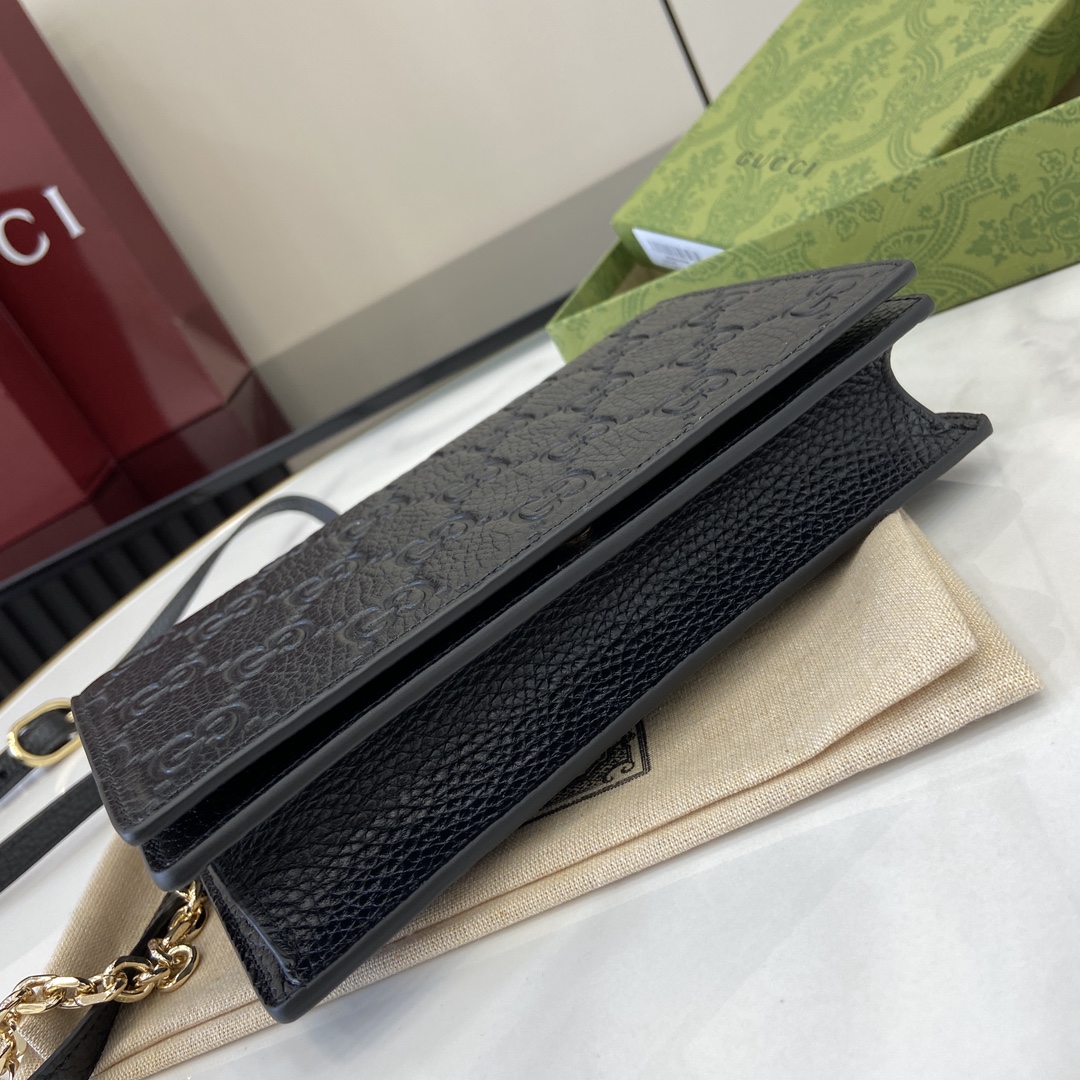 图片[4]-p680 GUCCI Emblem系列超柔软荔克色压花/全皮链条包
型号：818705
尺寸：20（长）x 12.5（宽) x 4cm（厚）
颜色：黑色全皮/
意大利创作-高仿包包
