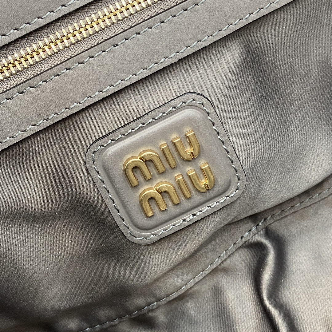 Image[9]-p1720 miumiu miu miu Arcadie Cowhide Medium (27cm) Bowling Tote/Crossbody ~ Cognac Cowhide This Arcadic handbag highlights the unique concept that fashion is a reflection of reality translated into material form with a metallic hardware finish that mirrors the monogrammed logo in a sophisticated finish for a recognizable classic style. Dynamic and elegant lines with adjustable and removable shoulder strap presents a practical and versatile design with modern appealDetachable and adjustable shoulder strap with zipper closurePainted metal letter logo on front with lining and zipper pocket with studsModel No.: 5BB148Dimensions: 27 (L) x 12 (W) x 9cm (Thick)Color: Grey/-High-quality bags