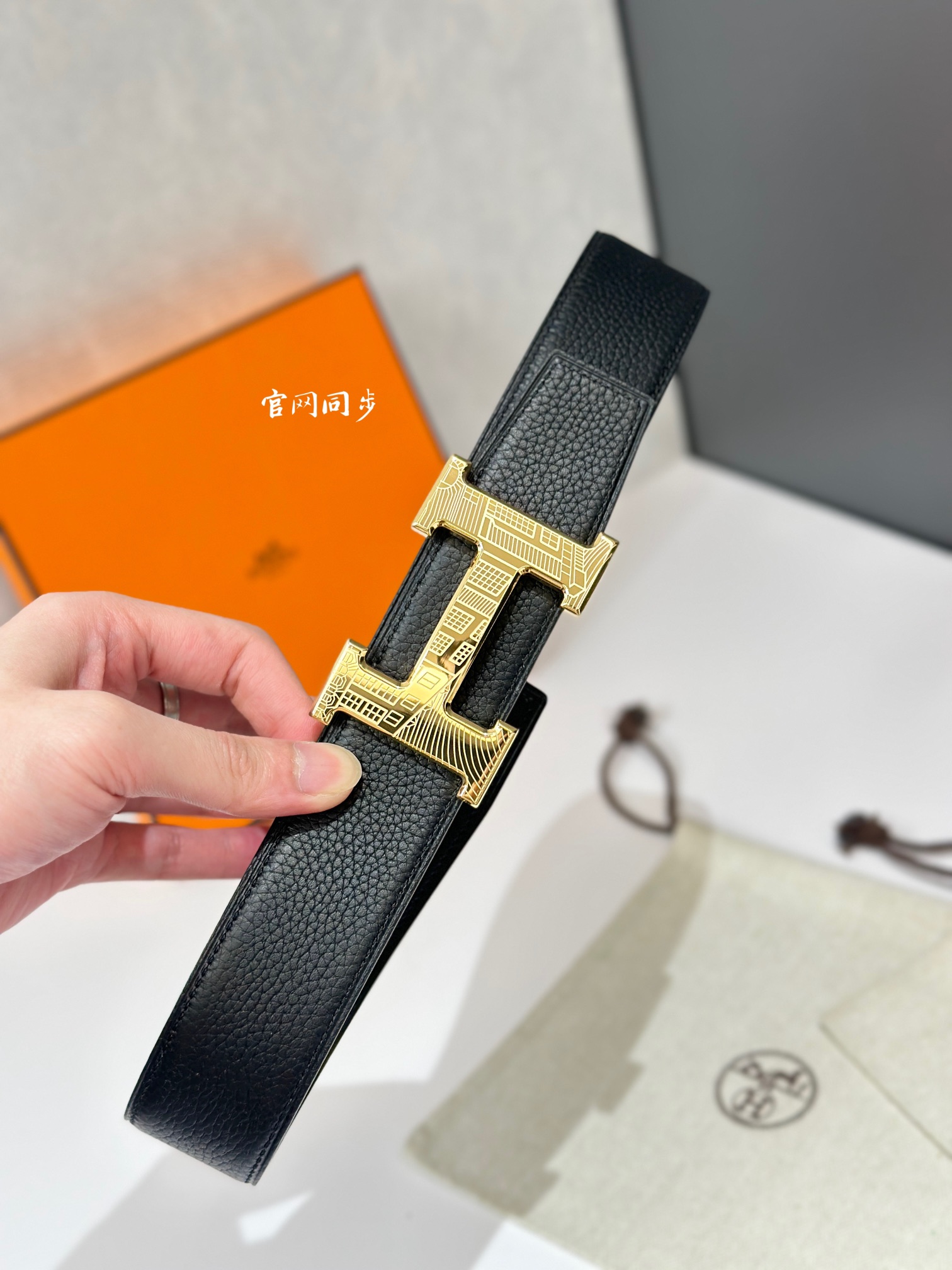 Image [3]-5382 FAUBOURG BELT BUCKLE & REVERSIBLE LEATHER STRAP 38MM-High-fashion bags
