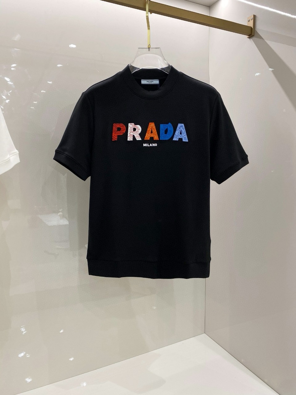 图片[8]-P460 Prad普拉达 2024最新秋冬打底短袖T恤 面料精选新疆长绒棉加拉毛 手感柔软细腻 S-2XL 178 140斤穿M 最大穿190斤-高仿包包